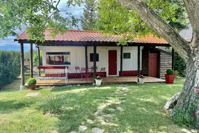 Image de Mobil Home sous abris en bois au calme à la ferme