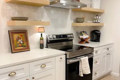 Image de Centrally located Brookside Home