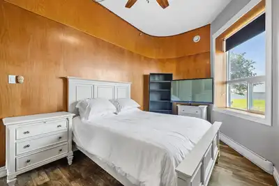 Image de 3 bedroom downtown Summerside directly on the ocean. Sleeps 6. Walk to town