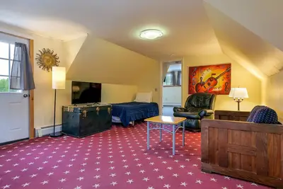 Image de Spacious 1 Bedroom Apt w/King Bed Full Kitchen & Bathroom