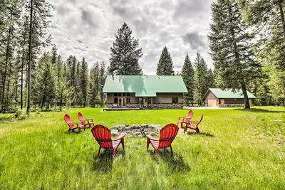 Image de Secluded Bigfork Cabin w\/ Huge Yard + Grill!