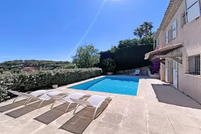 Image de Villa 8 personnes - Piscine privée - Vue mer - Wifi - Climatisation - Sainte Maxime