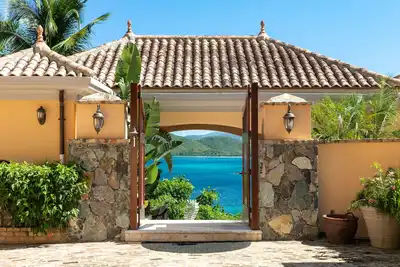 Image de Villa Delfina- 4 min walk to Private Peter Bay Beach! 5 Bedroom Villa with pool.