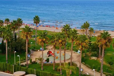 Image de White beach apartment