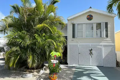 Image de Wonderful Chalet, with Terrace & Private Patio – 20 miles from Key West.