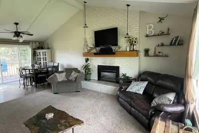 Image de 3 peaceful acres: big sky & mountain views, wildlife, farm life; minutes to town