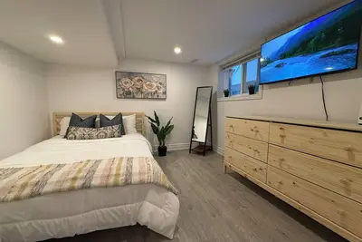 Image de Renovated 2-Bedroom Little Italy