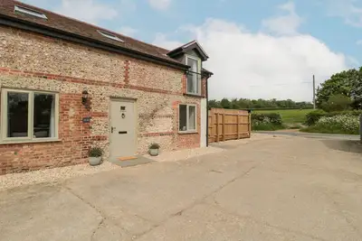 Image de The Mill, pet friendly, with hot tub in Blandford Saint Mary