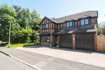 Image de 1 Charlotte Close, family friendly in Talbot Village, Poole