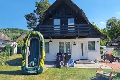Image de Beautiful vacation home at the Silbersee in Frielendorf