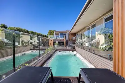 Image de Swim in the pool or stroll to the beach