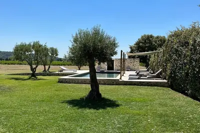 Image de Nouveau : Beau mas rénové au coeur des vignes