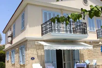 Image de Charming 3-bedroom Villa & Private Pool in Tranquil Olive Tree Garden