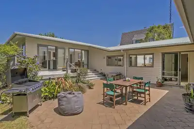 Image de Oyster Haven - Cooks Beach Holiday Home
