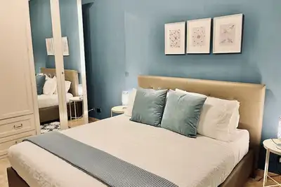 Image de Sula Homes is a comfortable and lovely apartment within walking distance of everything.