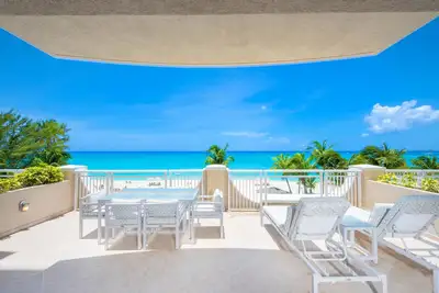 Image de Beachcomber 16 by Grand Cayman Villas