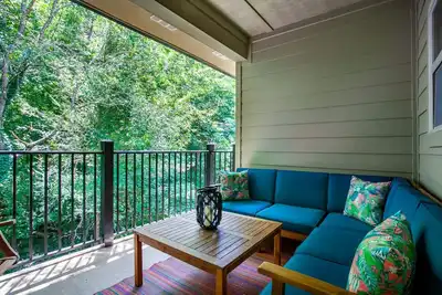 Charming Cades Cove Condo - Community Amenities!