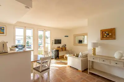 Image de Bel appartement 2 pièces à Port Grimaud - Wifi, grand balcon et vue canaux