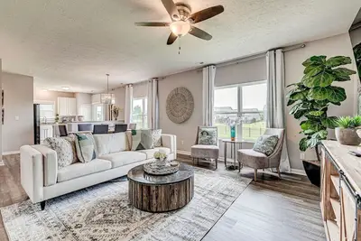 Image de Luxe Home in the Heart of Westfield! ! Perfect for big family