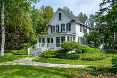 Image de Newly renovated, charming 1903 farmhouse in the heart of Ephraim