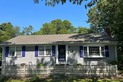 Image de Great home close to Craigville Beach