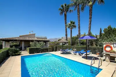 Countryside Villa, A/C, Private Pool, Mountain Views in a Peaceful Area between Pollenca & Beaches