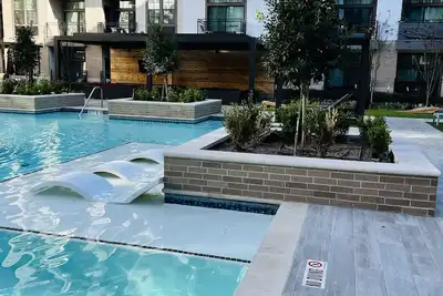 Image de Entire Luxury Downtown Houston Loft City View