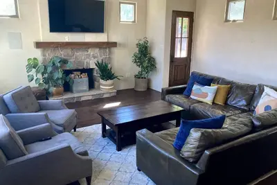 Image de Custom built family home, close to balloon fiesta park
