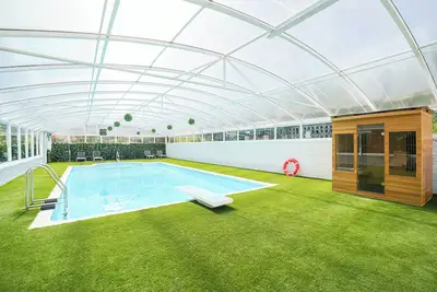 Image de Stag/Hen Party House - Pool, HotTub, Bar & Sauna
