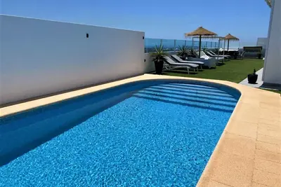 Image de Lillos- 3 bed/3 bath pool/hot tub sea views on the golf estate, Costa Teguise