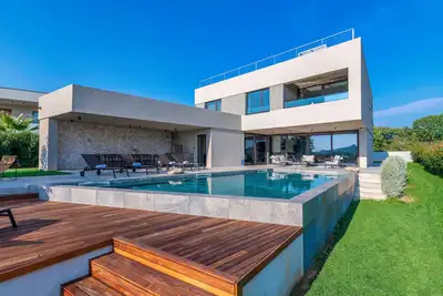 Image de Luxurious pool villa, 5 minutes walk from the beach