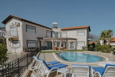 Image de Spacious Detached Villa in peaceful setting 5 min from the Beach