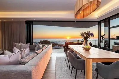 Image de Spacious Lux Villa-200m from the beach, see video