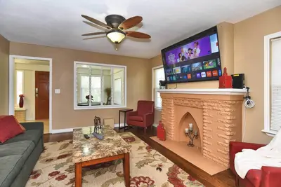 Image de Welcoming Tulsa Home ~ 1 Mi to Expo Center!