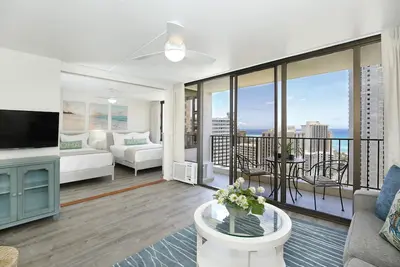 Image de Partial Ocean View! Full Kitchen, Free Parking & Wi-Fi, Ac, Lanai, Pool!