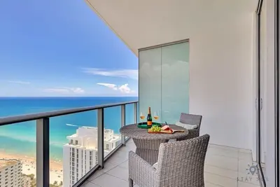 Image de Ocean View Balcony|Beachfront Resort |Amazing Pool
