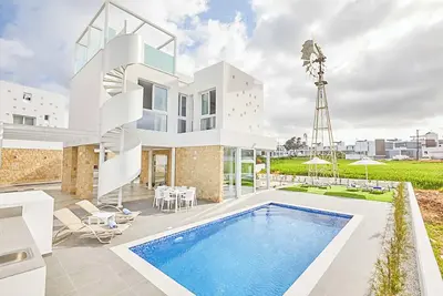 Image de Vie Bleu 15 - Trois Chambres Villa, Couchages 6