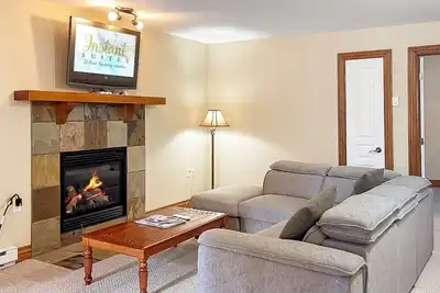 Image de The Mont-Tremblant Hideaway by InstantSuites