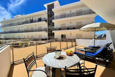 Image de Albufeira Terrace With Pool by Homing
