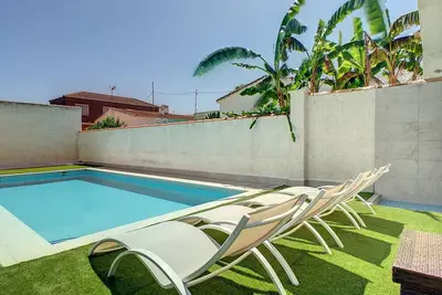 Image de Villa avec piscine privée, proche de la plage