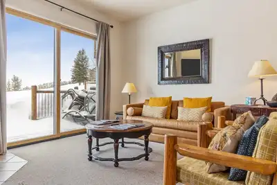 Image de Outpost: Harvest Dance 3198 - Teton Views