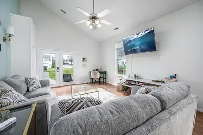 Image de Duke 10 Min Away! 3 Bedroom