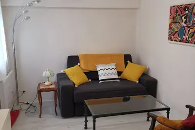 Image de Joli appartement F2 en souplex avec Parking gratuit, jardinet et terrasse
