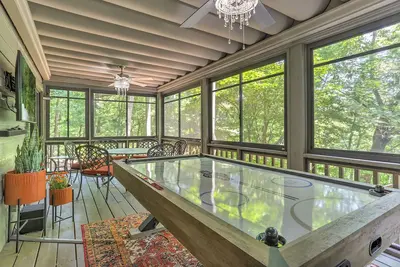 Image de Hidden Haven - Steamy Hot Tub, Wifi, Pet-friendly
