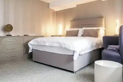 Image de Apartment Eight at Barton Manor - Uk39563