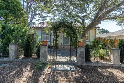 Image de The perfect Carmel-by-the-Sea Hideaway cottage \"La Cachette\"