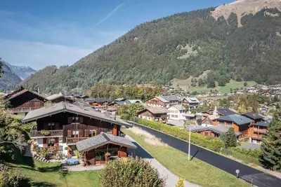 Confortable appartement pour 5 personnes avec Wifi, Tv, balcon et parking
