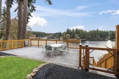 Image de Z Cabin: Vintage Lakeside Retreat w/Private Dock