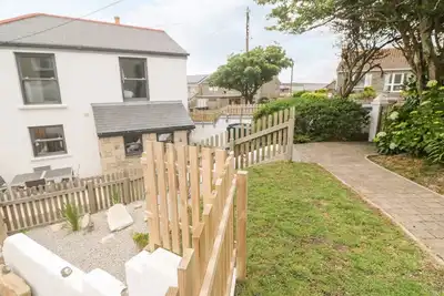 Image de Rose Bank Cottage, pet friendly, with a garden in St Just