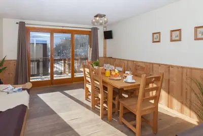 Appartement lumineux et rénové à Briançon · Au pied des pistes · Wifi gratuit